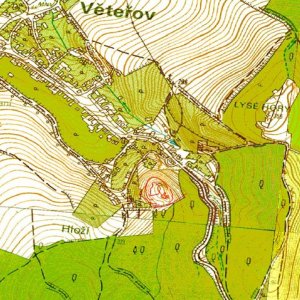 Ždánický les 2018. 300 - Věteřov 4 (okr. Hodonín) - trať Na valech, U jablůnky, Klobúk - tvrz - středověk - památka zapsaná do ÚSKP pod r. č. 26880/7-2481. Přesné geodetické zaměření terénních reliktů (červená barva) na podkladu výřezu z mapy ZM 1:10 000.